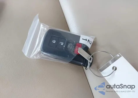 2019 Toyota Highlander Xle z USA, uszkodzony, nr VIN 5TDKZRFH3KS305704